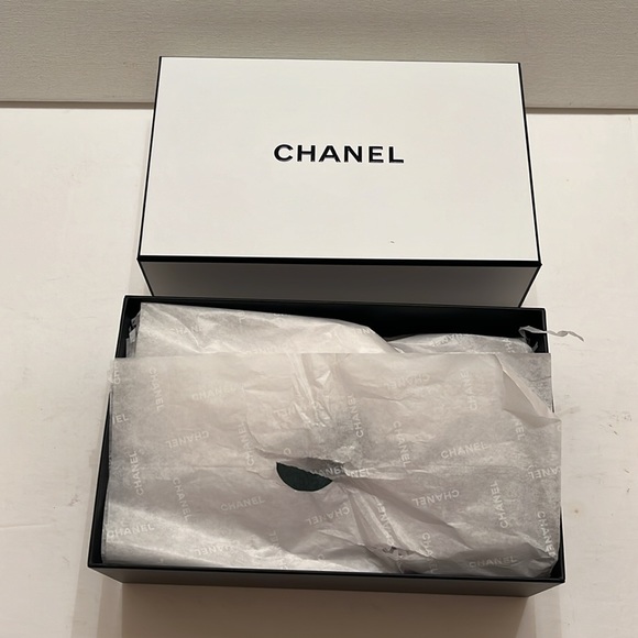 CHANEL boxes (2) - Picture 6 of 6